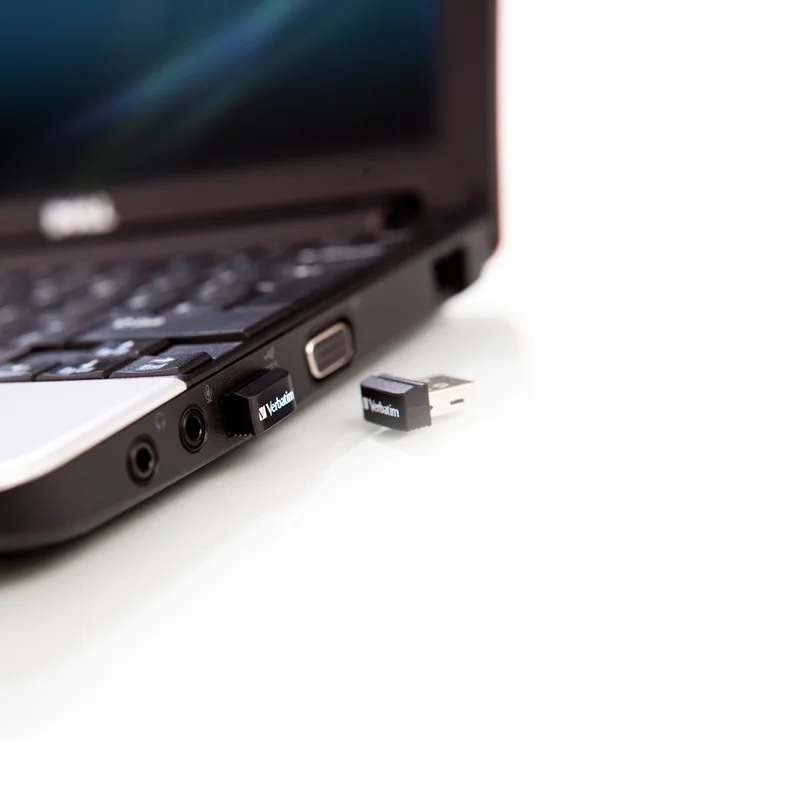 USB флаш памет Verbatim Nano, USB 2.0, 16 GB, черна