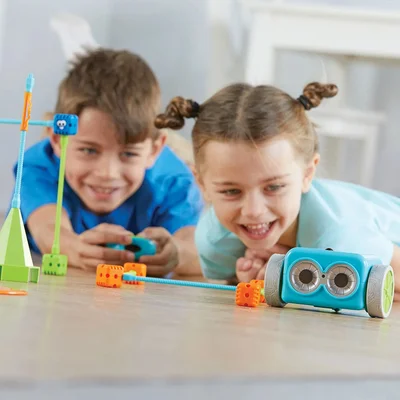 Робот за програмиране Learning Resources Botley, със 77 принадлежности, 1 сензор, батерии AAA