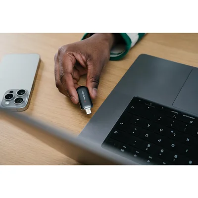 USB флаш памет Verbatim Plectra, 128 GB, USB Type-C 3.2, черна