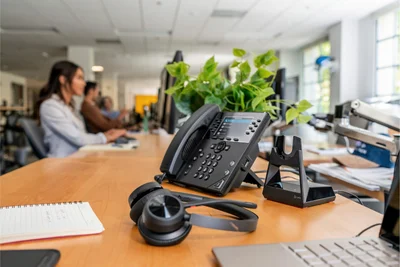 Слушалки HP Poly Voyager 4320-M, USB Type-C, Bluetooth, със стойка за зареждане