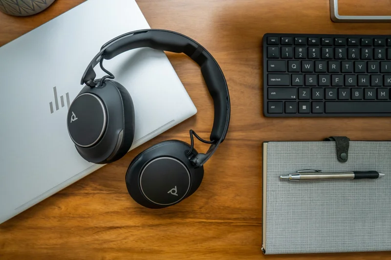 Слушалки HP Poly Voyager Surround 80, Microsoft Teams, USB Type-C + USB Type-C/Type-A адаптер