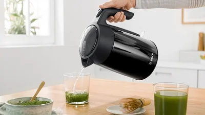 Електрическа кана за вода Bosch TWK7L463, 1.7 L, 2400 W, черна