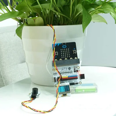 Kit Elecfreaks EF08183, 32 parts, with Micro:Bit board, batteries Li-Polymer