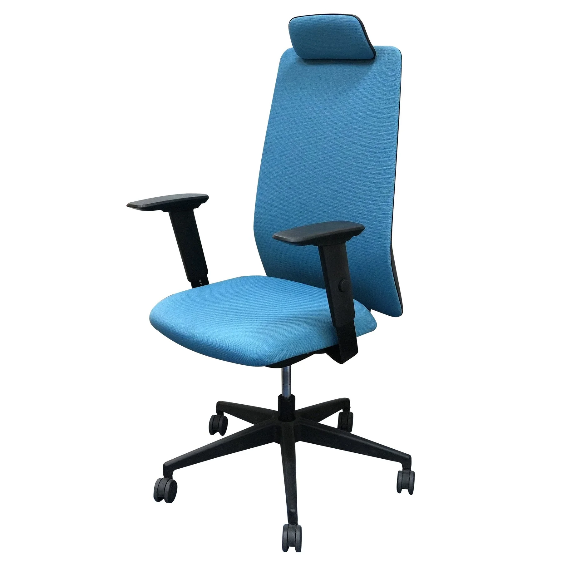 Interstuhl Aim 1S32 ergonomic task chair, pastel blue, assembled sample