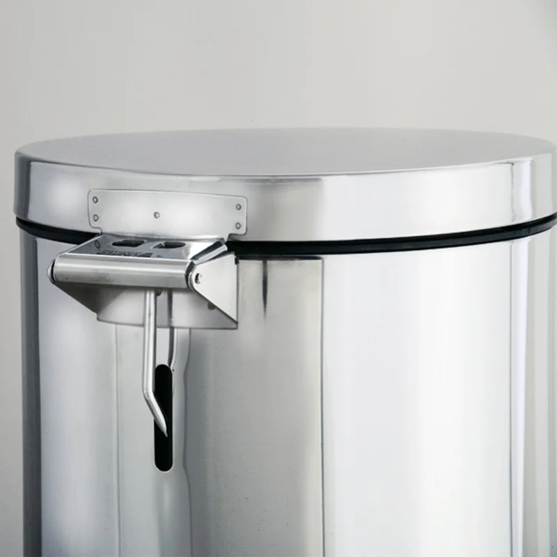 Waste bin Rubbermaid, pedal-operated, 13.2 L