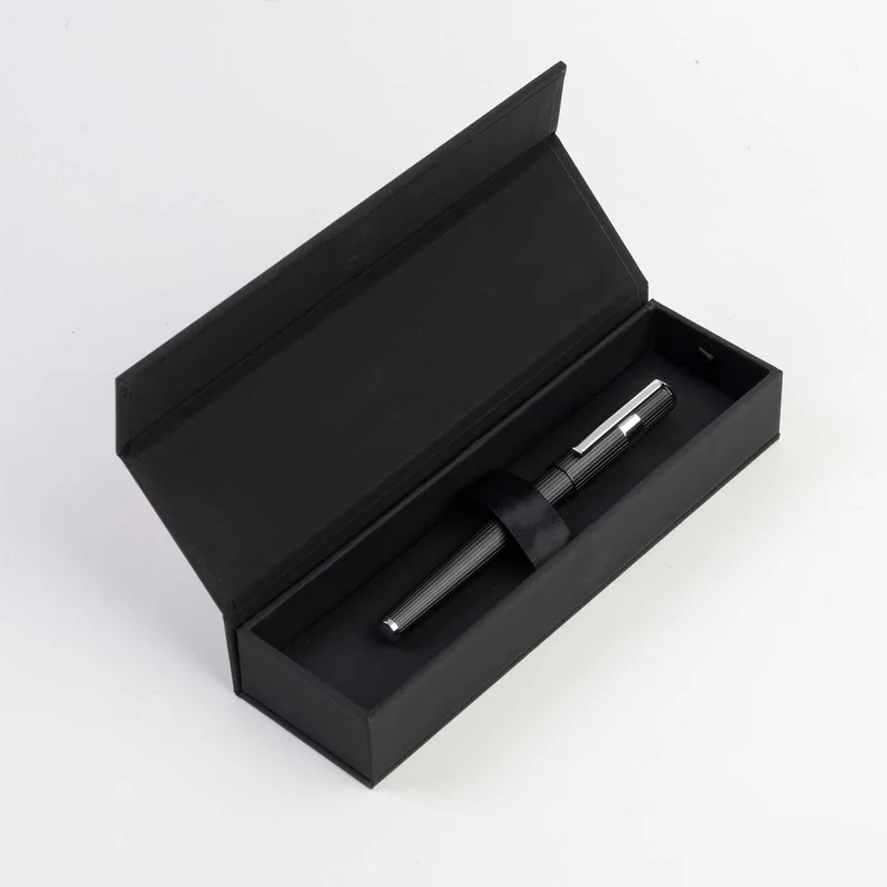 Hugo Boss Roller Gear Pinstripe, in box, black-silver
