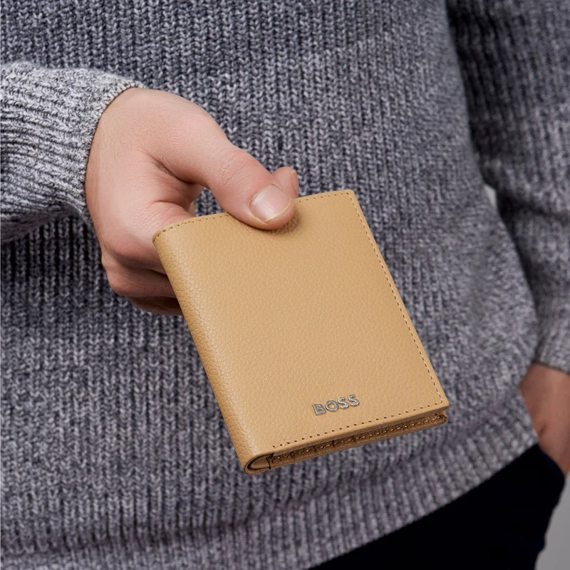 Hugo Boss Card holder Classic Grained, 8 slots, caramel