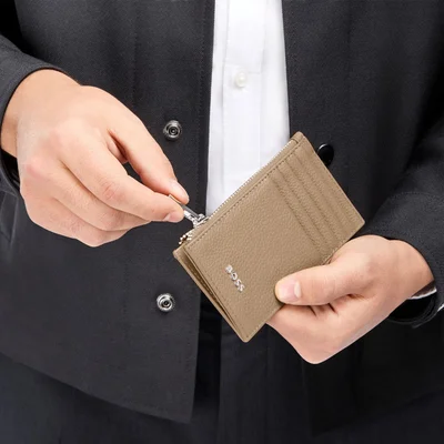 Hugo Boss Card holder Classic Grained, with 5 slots, with zipper, caramel
