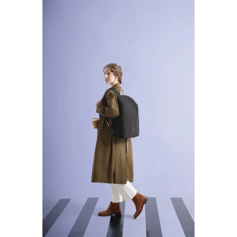XD Backpack Design Switch, reversible, 16'', 22 L, beige and black