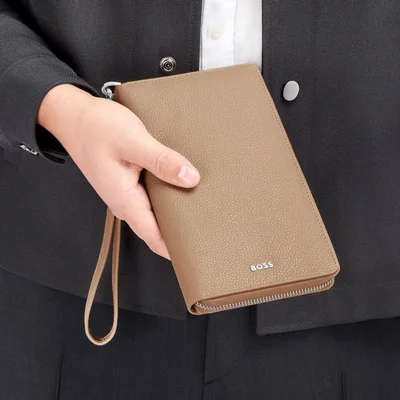 Hugo Boss Портфейл за пътуване Classic Grained, карамел