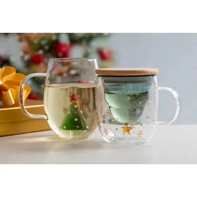 More Than Gifts 3D чаша с коледна елха Sjonsta, с дръжка, боросиликатно стъкло, 550 ml