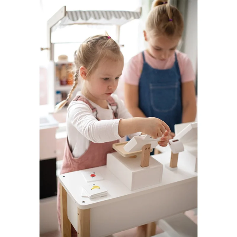 Small Foot Scale, children's, wooden, 17 x 11.5 x 18 cm