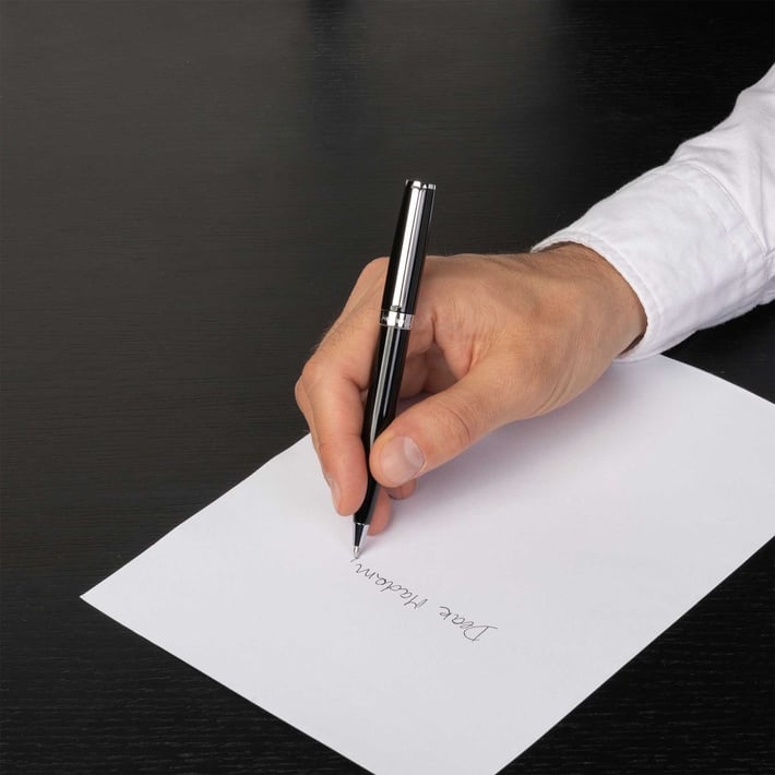 Hugo Boss Химикалка Gear Icon, в кутия, черна