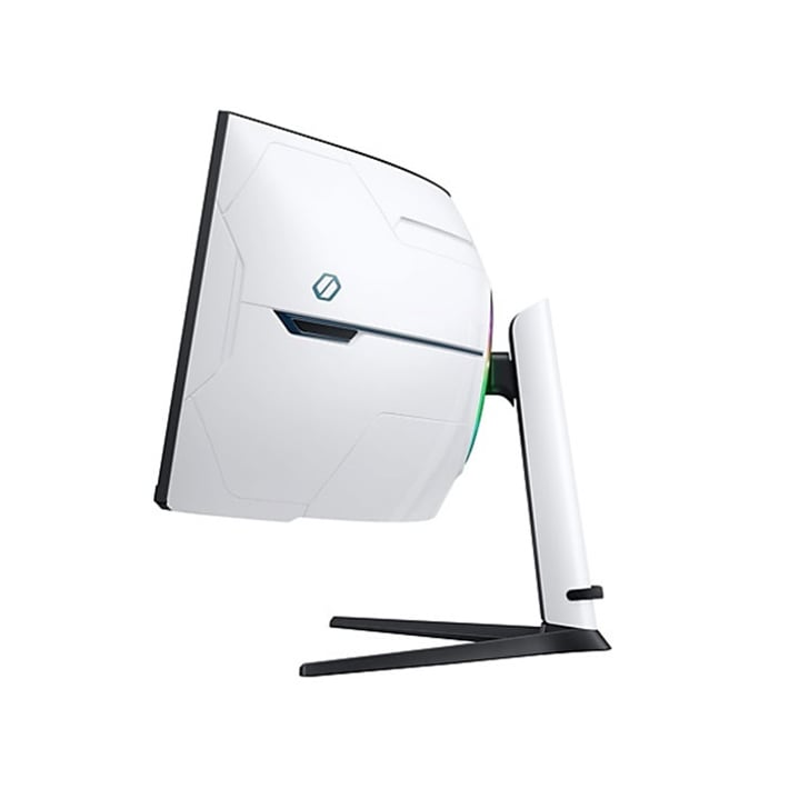 Монитор Samsung G95NC, 57'', DUltra HD, VA, 7680 х 2160, 420 cd/m2, 1 ms, 240 Hz, Gaming, извит