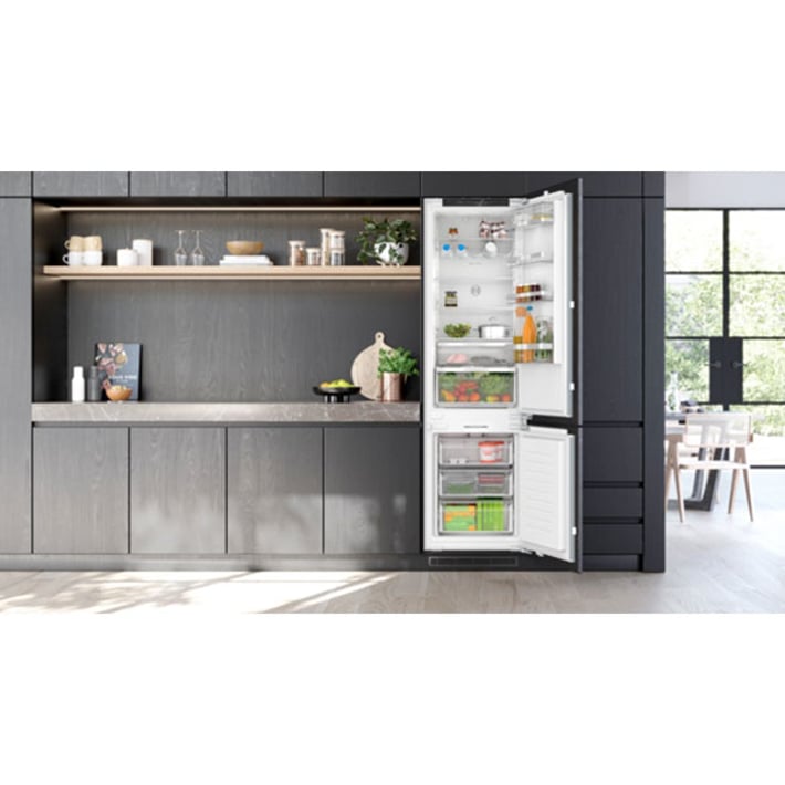 Хладилник Bosch KIN96ADC0, за вграждане, с фризер, серия 6, 290 L