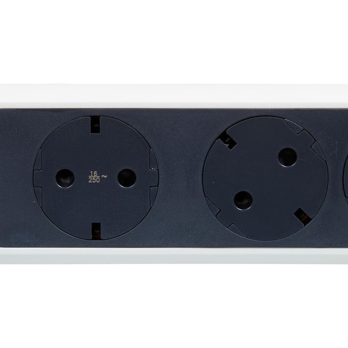 Разклонител Legrand Premium, 3 гнезда, 3 m кабел, максимален ток 16 A, 3680 W, сиво-бял