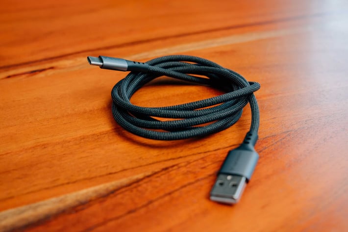 Кабел Verbatim Sync & Charge, USB Type-A към USB Type-C, 18 W, 120 cm