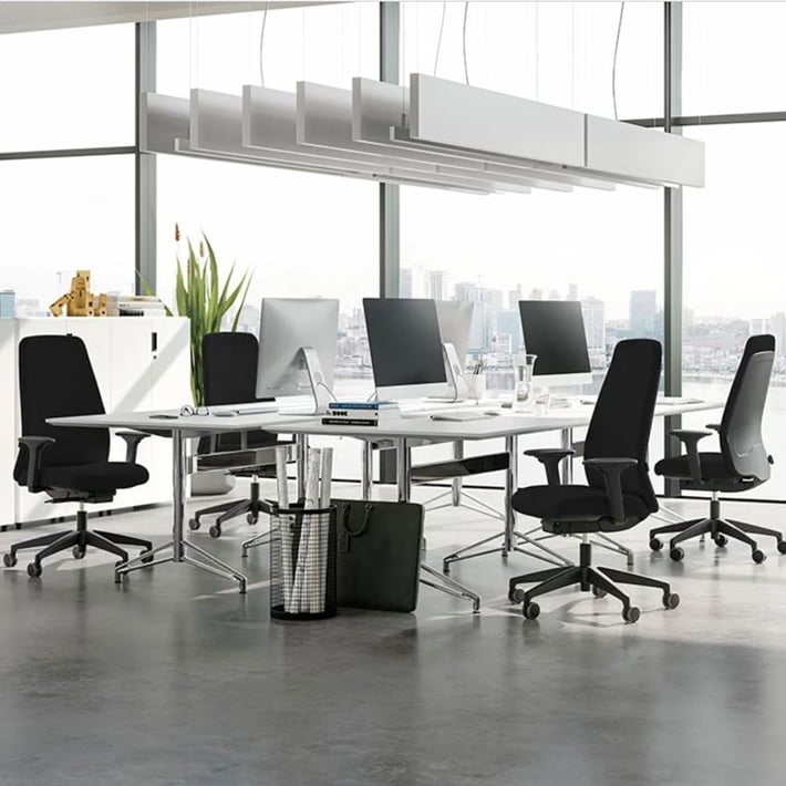 Interstuhl Ergonomic chair Every EV217, light blue