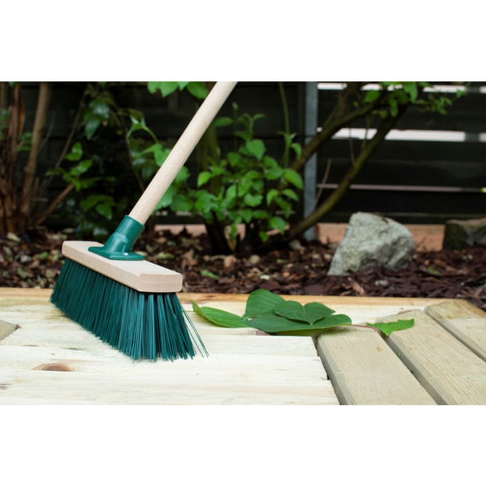 Метла York, индустриална, дървена, с конусовидна резба, 40 cm, зелена