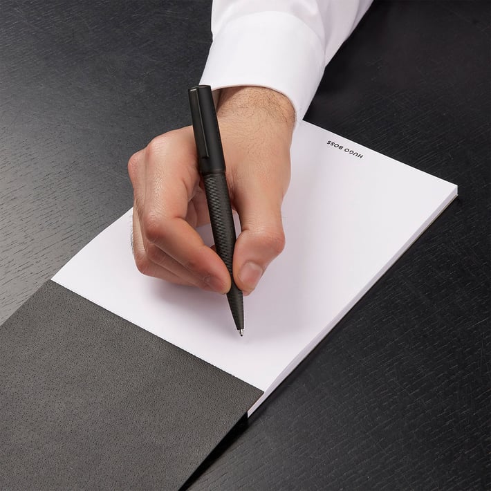 Hugo Boss Химикалка Arche Iconic, в кутия, черна