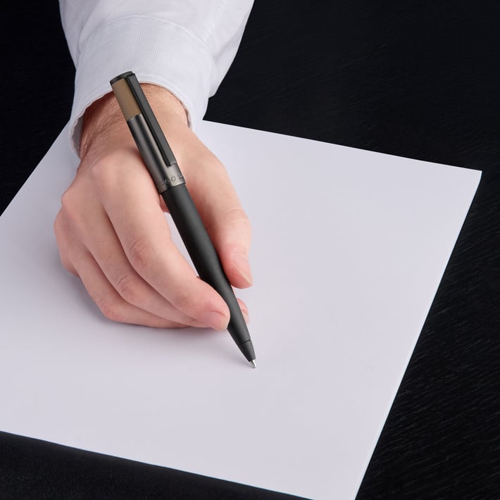 Hugo Boss Химикалка Gear Balance, черно-кафява