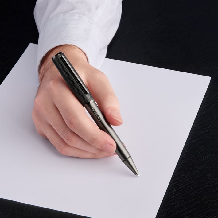 Hugo Boss Химикалка Pace, черно-сива