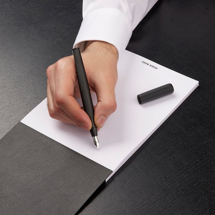 Hugo Boss Писалка Arche Iconic, в кутия, черна