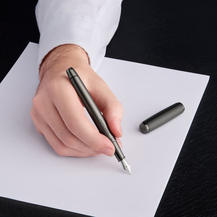 Hugo Boss Писалка Pace, черно-сива