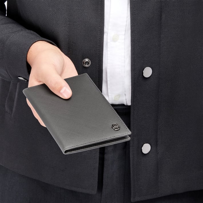 Hugo Boss Калъф за паспорт Saffiano, сив