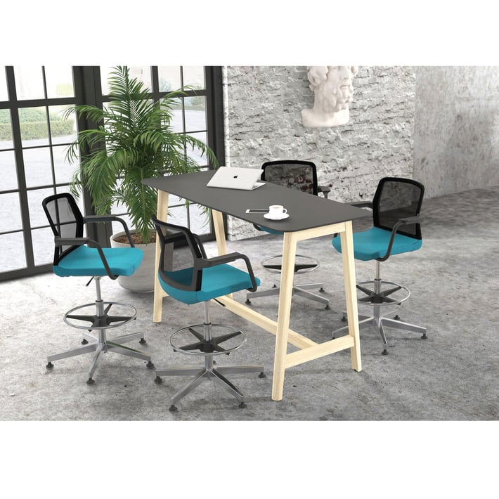 Висока маса Narbutas Nova Wood, 1800 x 700 x 1050 mm, MDF 26 mm, HPL черен плот, бял метал, крака светъл ясен