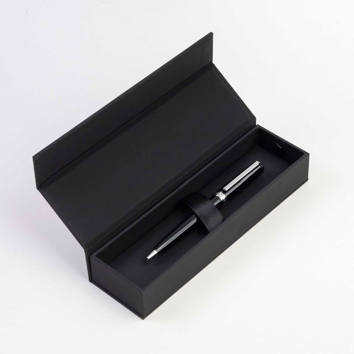 Hugo Boss Химикалка Gear Icon, в кутия, черна