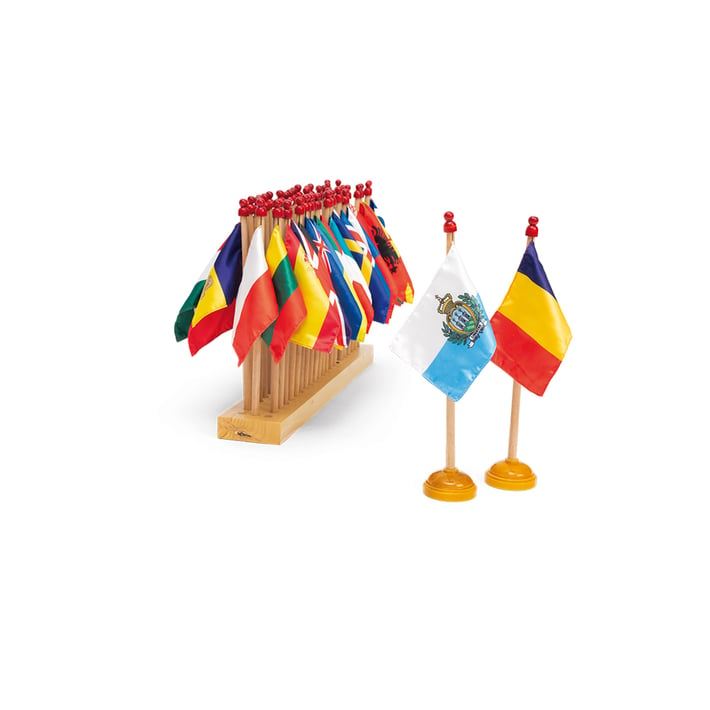Nowa Szkola Знамена на Европейските страни, с дървена стойка