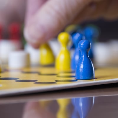 Настолните игри –  полезното забавление за цялото семейство